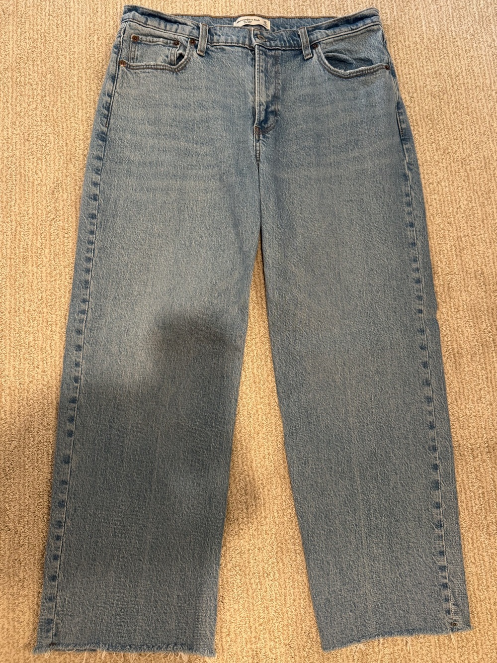Abercrombie Baggy Low Rise Jeans in Light Blue Denim. Size 29 Waist, X-Short.